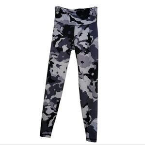 Old Navy Active Go Dry women's black & grey Camo leggings Size S